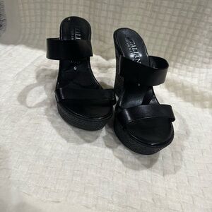Italian Shoemakers Classic Black Platform Sandals